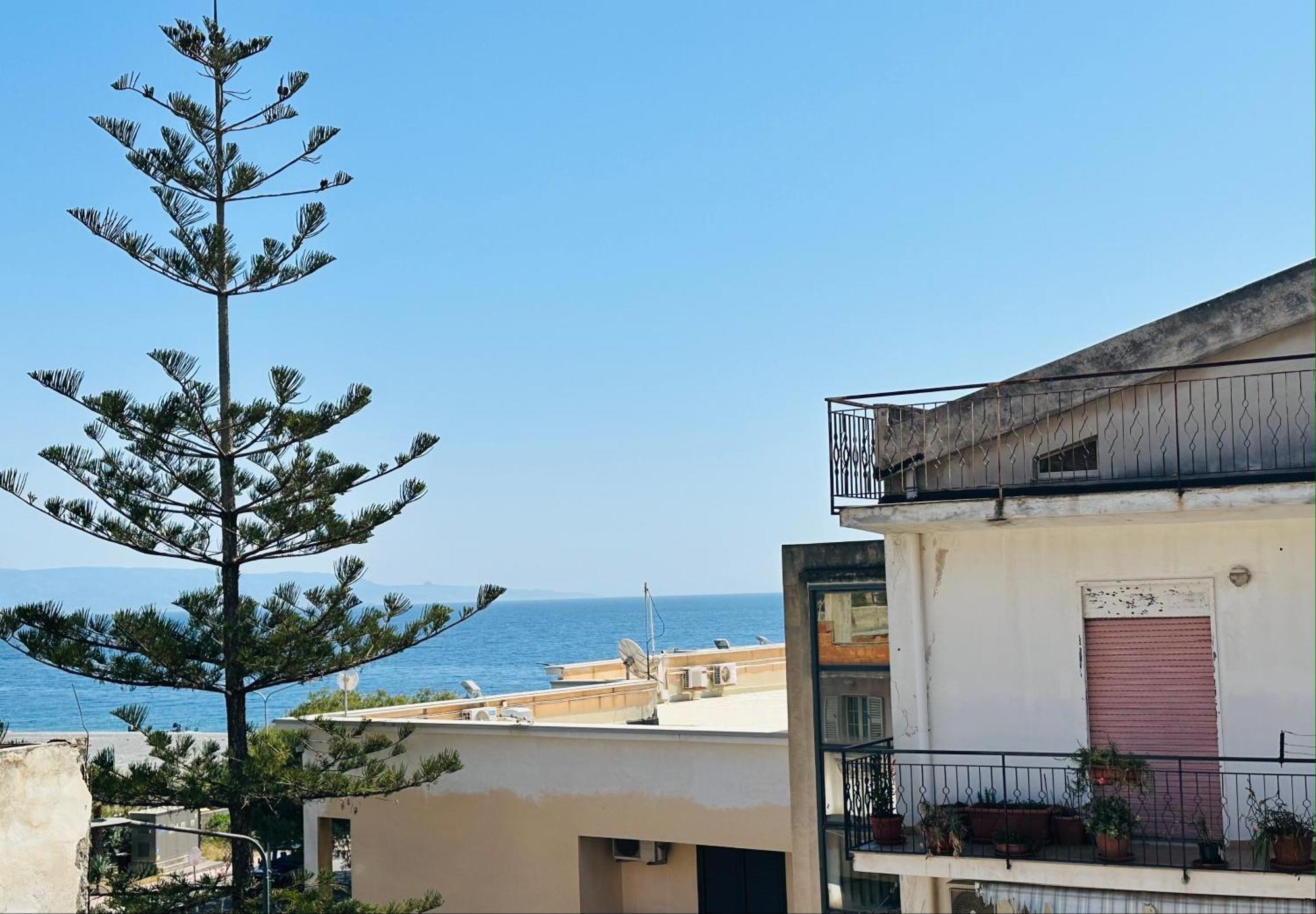 Riviera Ionica Aparthotel Santa Teresa Di Riva Luaran gambar