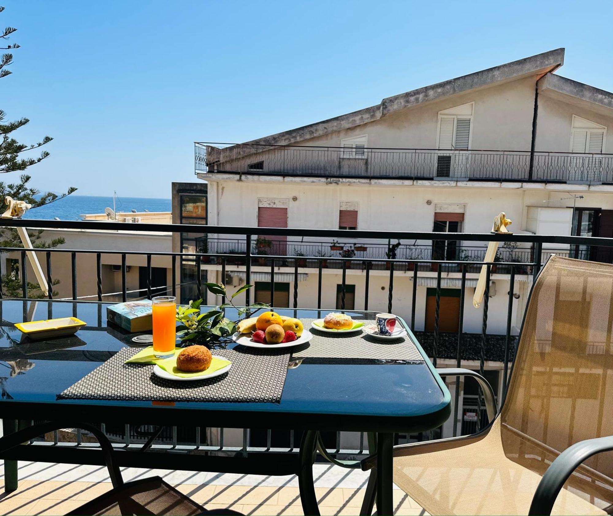 Riviera Ionica Aparthotel Santa Teresa Di Riva Luaran gambar