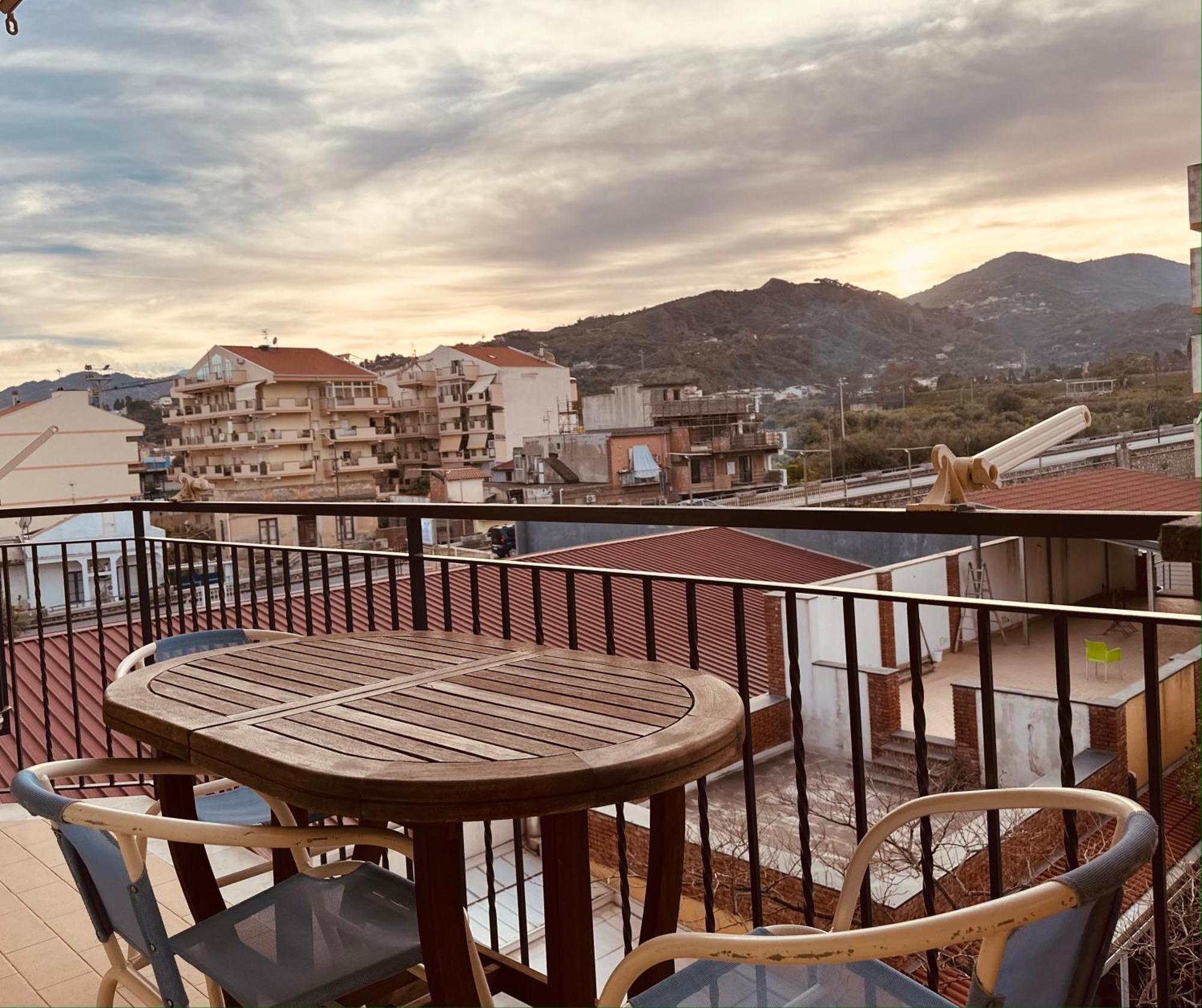 Riviera Ionica Aparthotel Santa Teresa Di Riva Luaran gambar